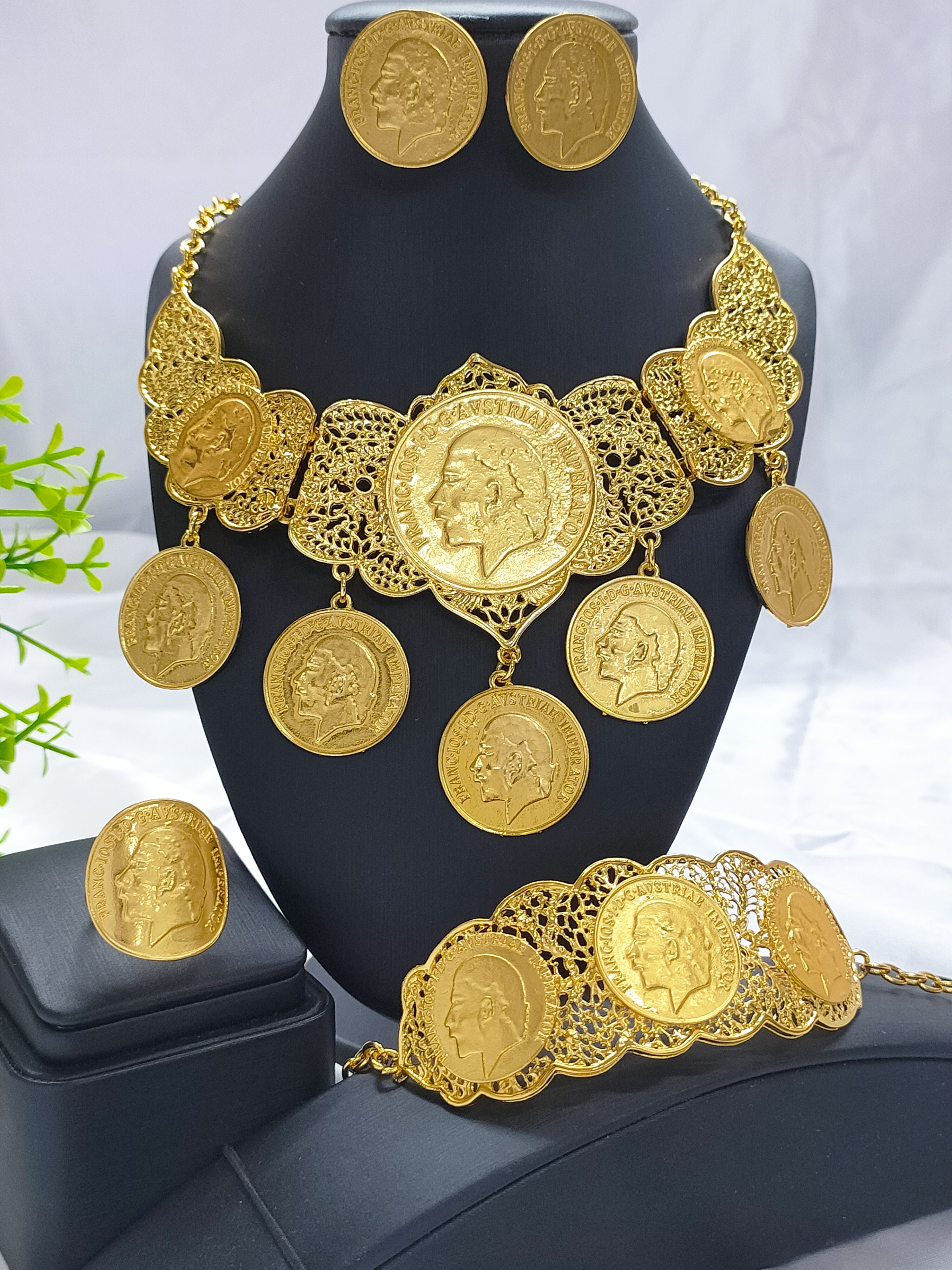 Ethnic Fashion In Dubai - Индийский свадебный комплект ювелирных изделий, Дубай,